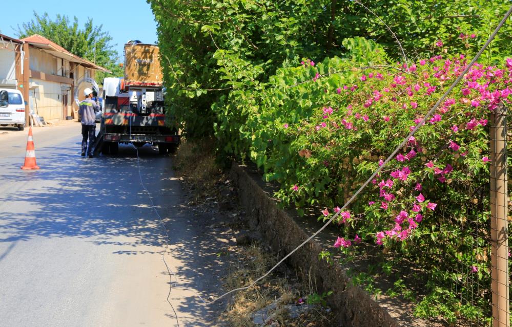 Elektrik Direginden Kopan Tel Demir Kapiya Dustu Akima Kapildi Yaralandi2