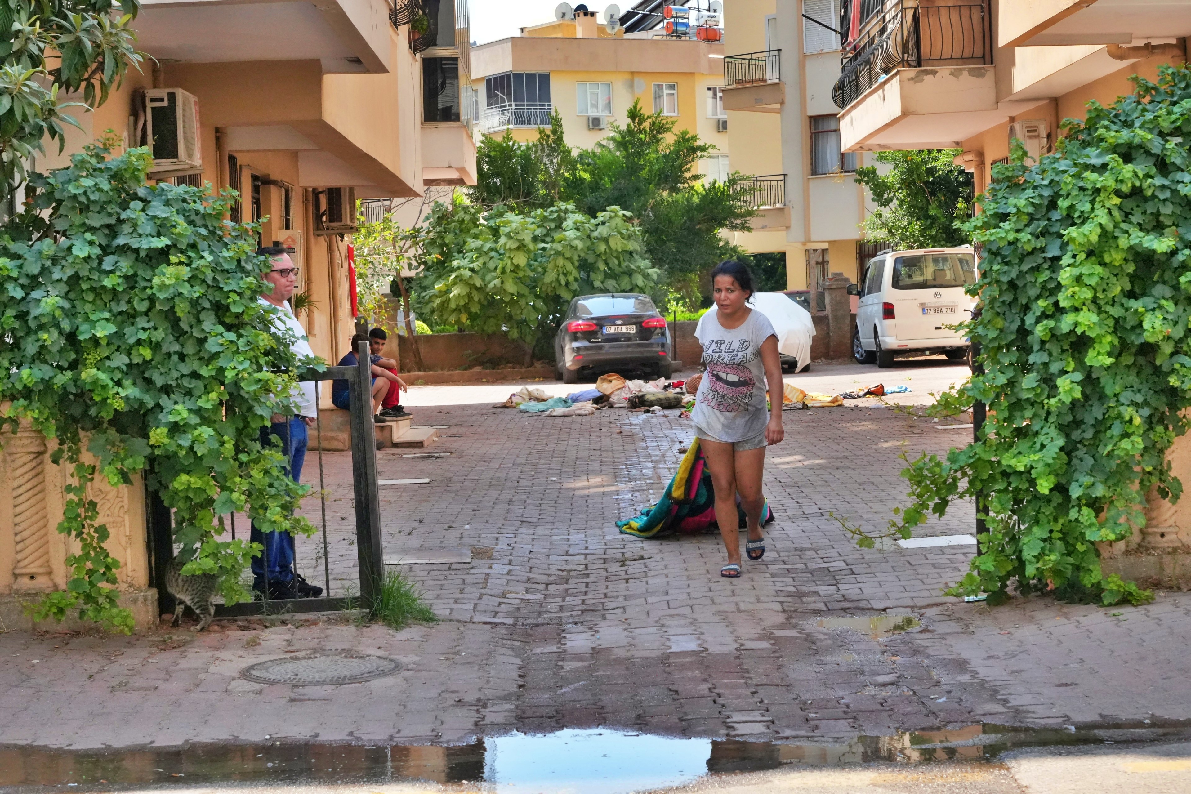 Evi Yandı Gözyaşlarına Boğuldu (6)