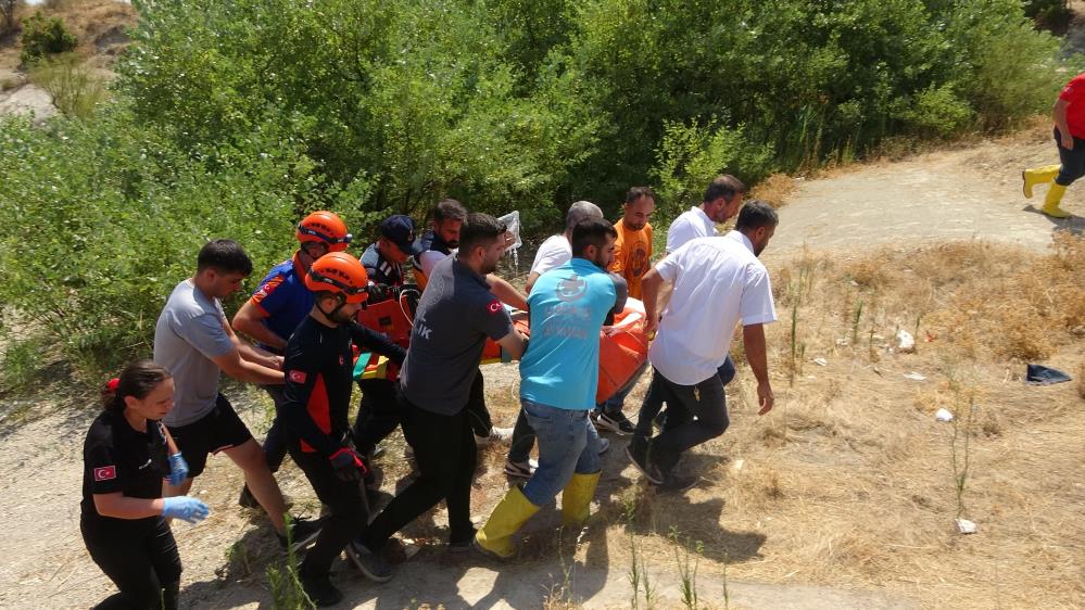 Kardeslerden Biri Boguldu Digeri Olum Kalim Savasi Veriyor2