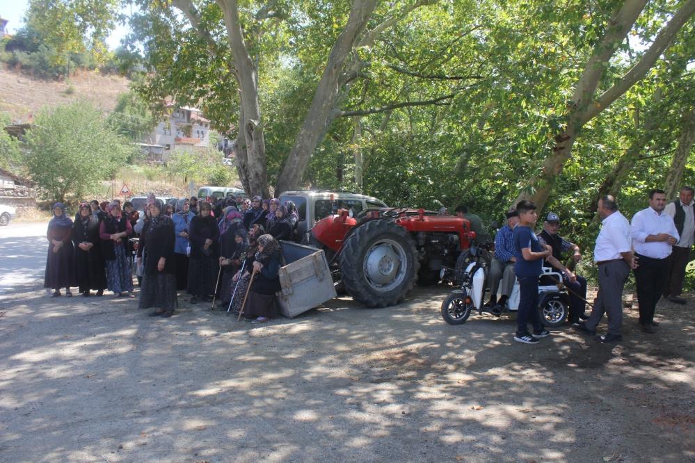 Piknikciler Ve Koy Halkini Karsi Karsiya Getiren Piknik1