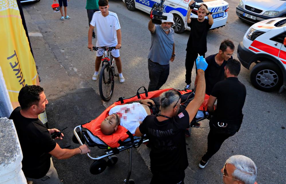 Saplantili Asik Polislere Zorluk Cikartti Kendine Zarar Verdi1