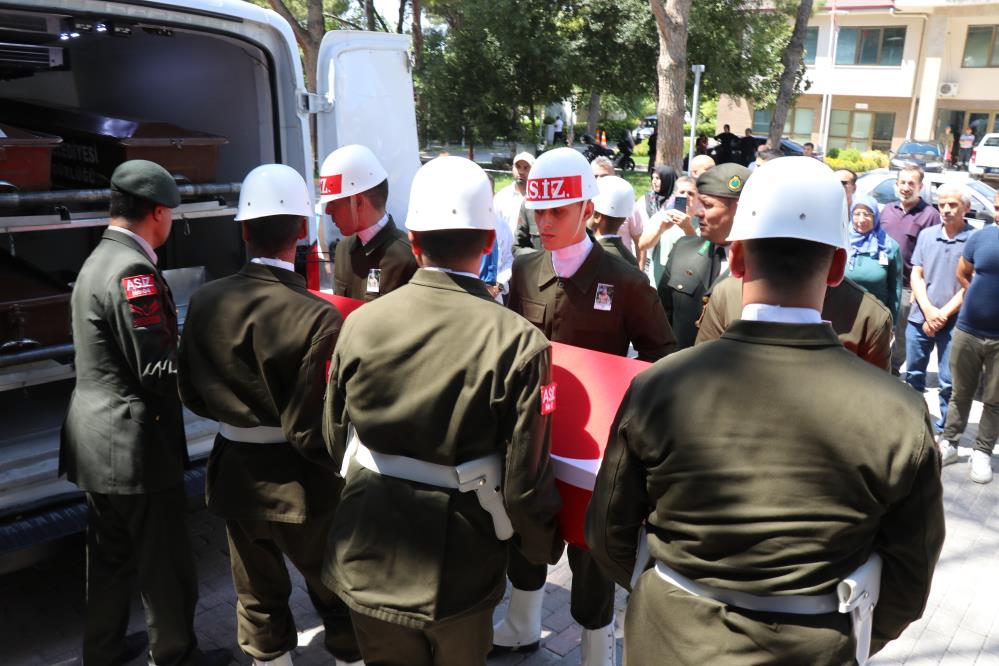 Sozlesmeli Onbasi Izne Geldi Canindan Oldu1