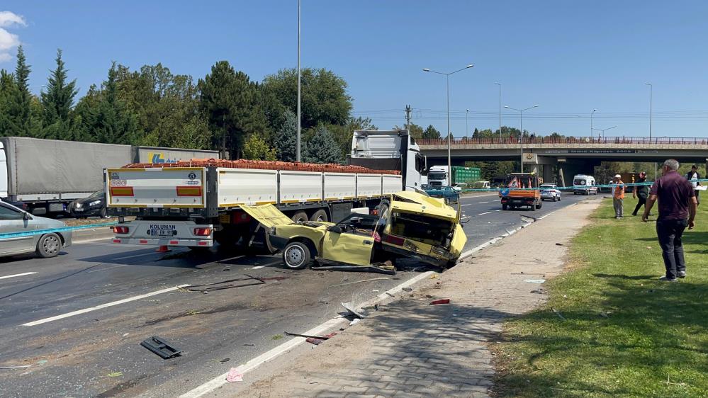 Tofaş İkiye Bölündü 1 Kişi Öldü 3 Kişi Yaralı1