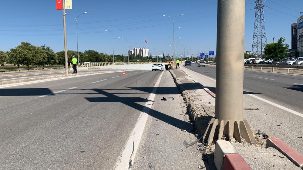 Trafik Levhasina Carpti 50 Metre Savruldu3