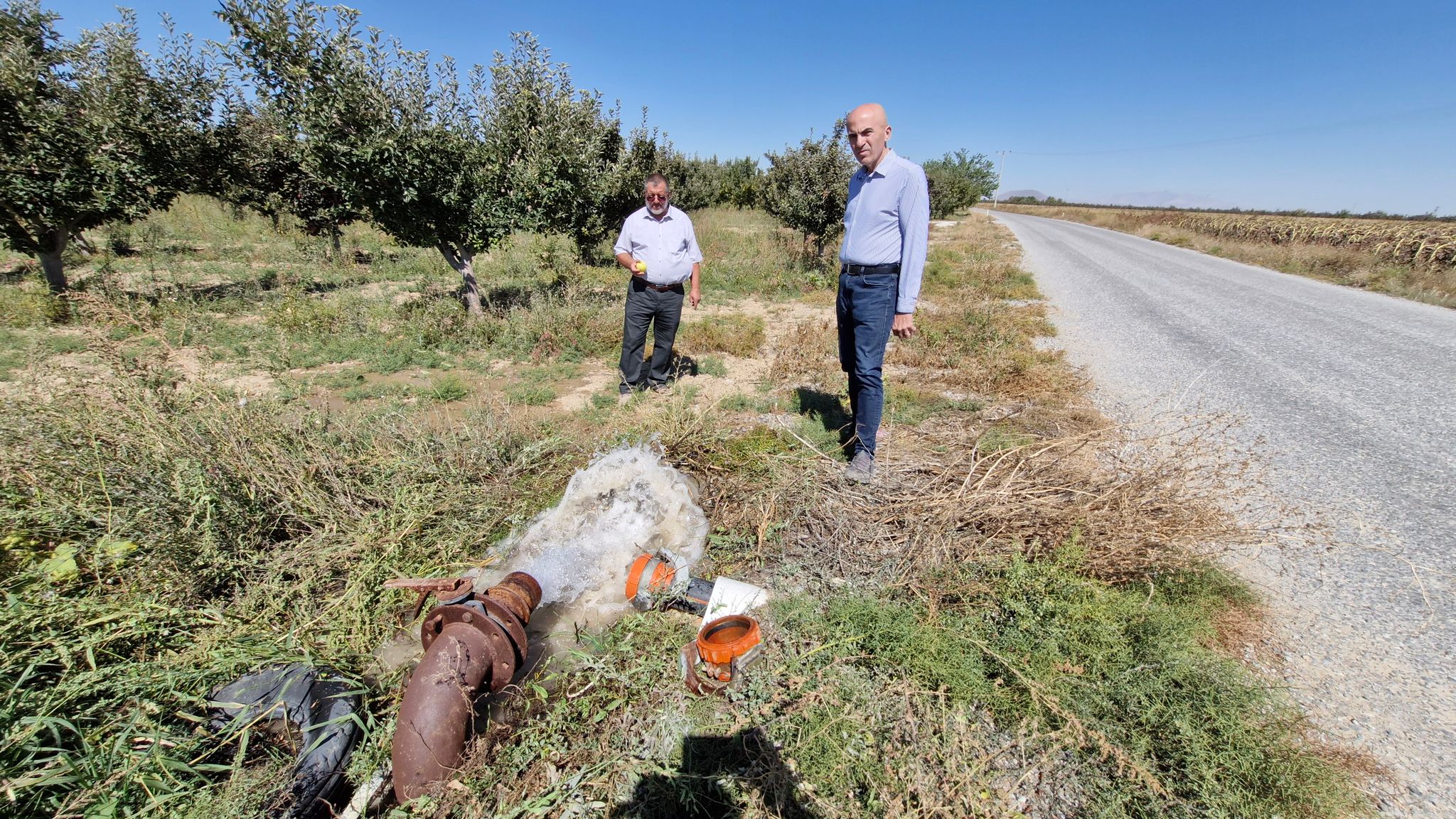 Karamanda Kuyulardan Tuzlu Su Cikmaya Basladi Ciftciler Tedirgin2