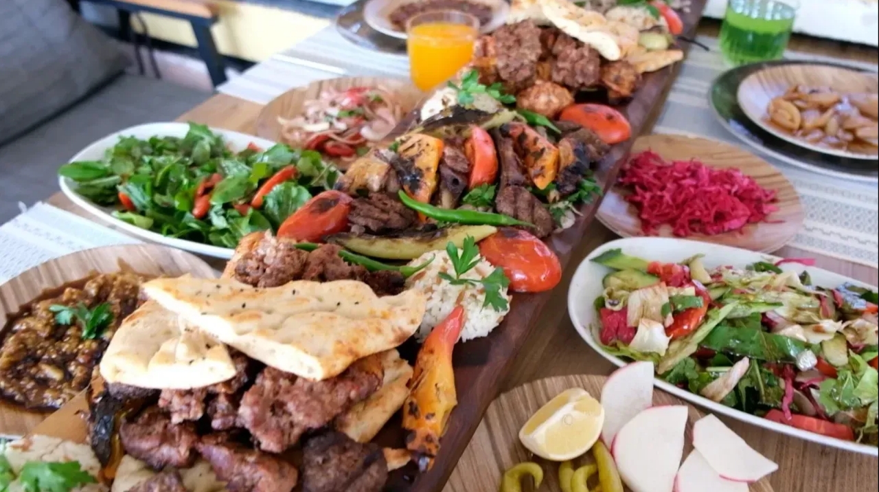 karadagli-steak-restoranda-kacirilmayacak-firsat-serpme-kahvalti-sadece-175-tl1