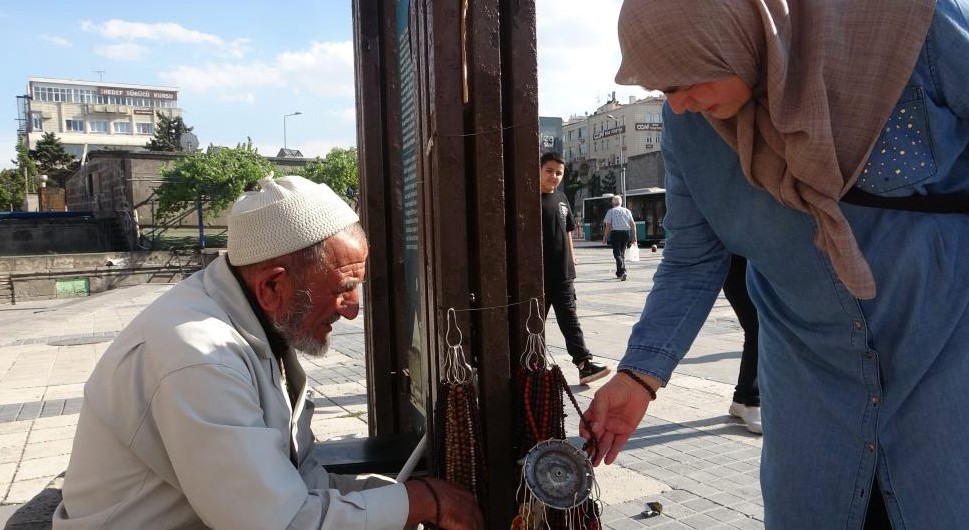 79 Yasinda Calisiyor Bu Dede Emeklilige Karsi1