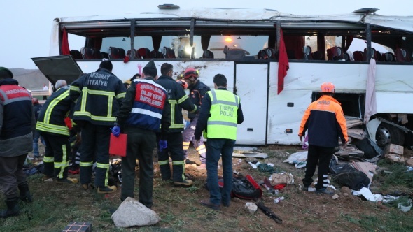 Aksaray Ankara Karayolunda Feci Kaza Otobus Sarampole Devrildi 6 Olu4