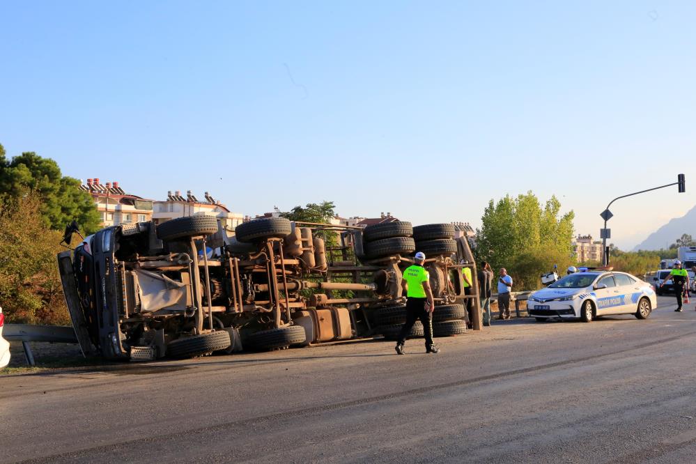 Beton Mikseri Yan Yattı1