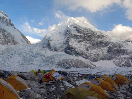 Everest Dagi Hangi Ulkeye Ait4