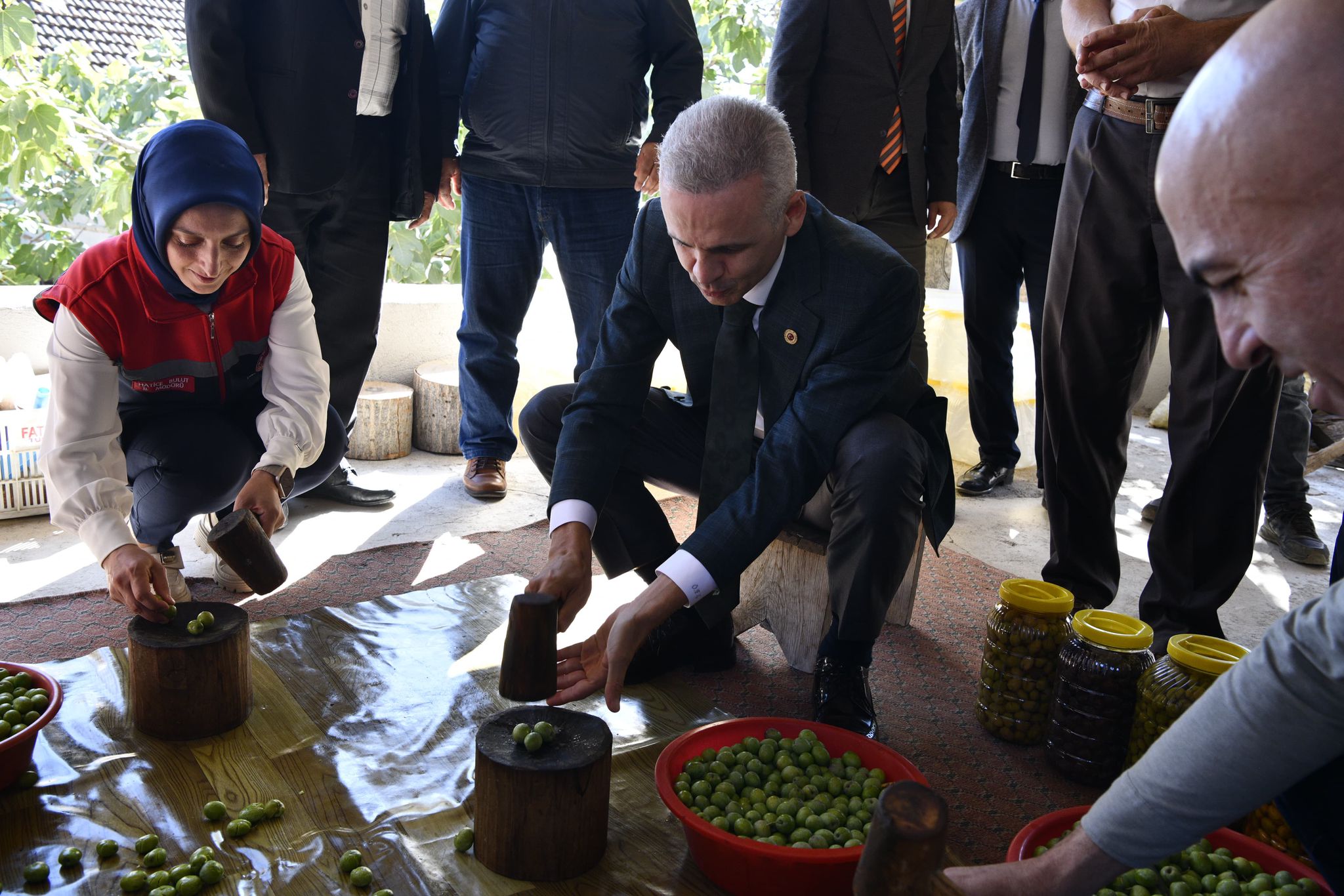 Karaman Valisi Cicekliden Koylere Cikarma2