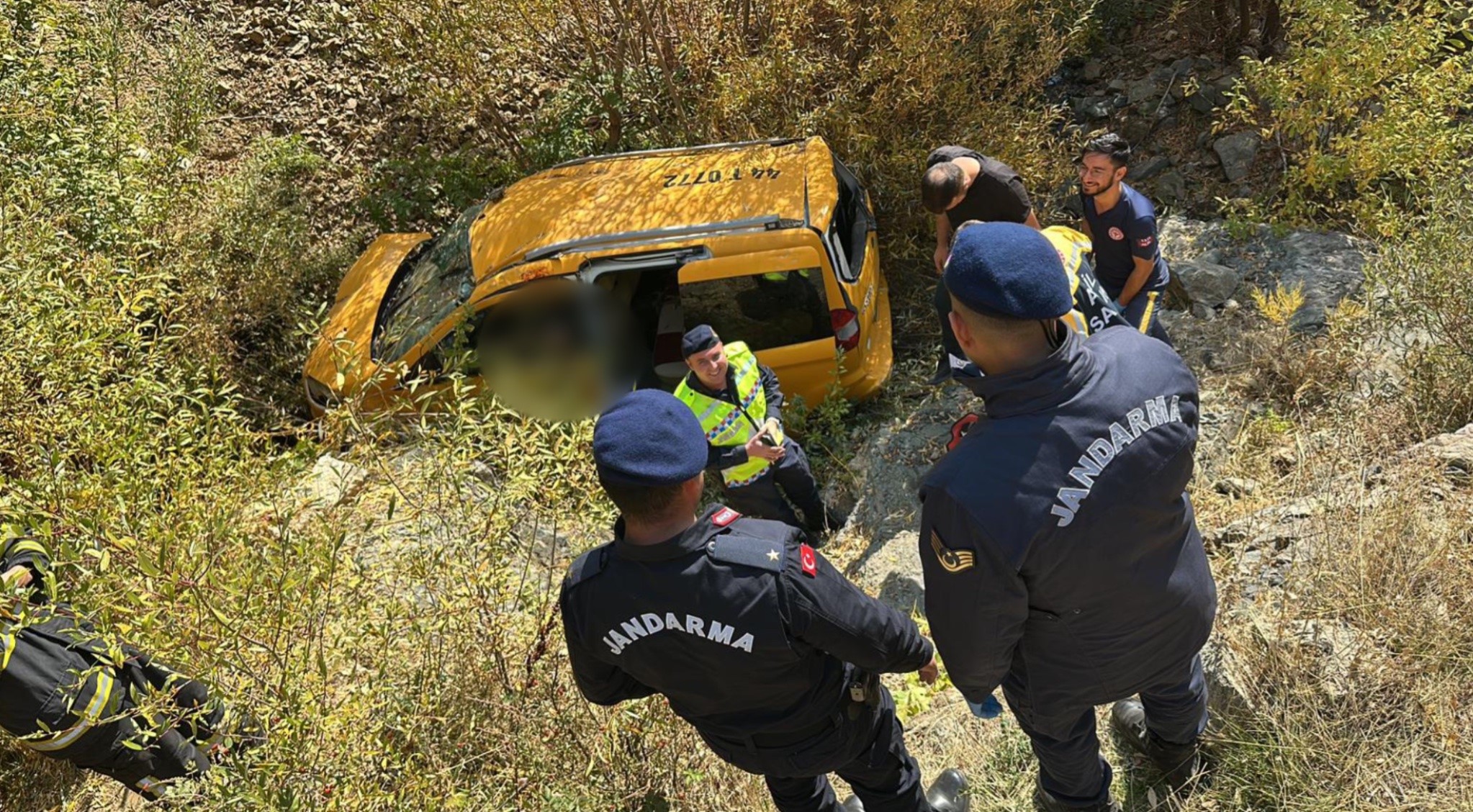 Sarampole Yuvarlanan Aracta Kari Koca Hayatini Kaybetti (1)