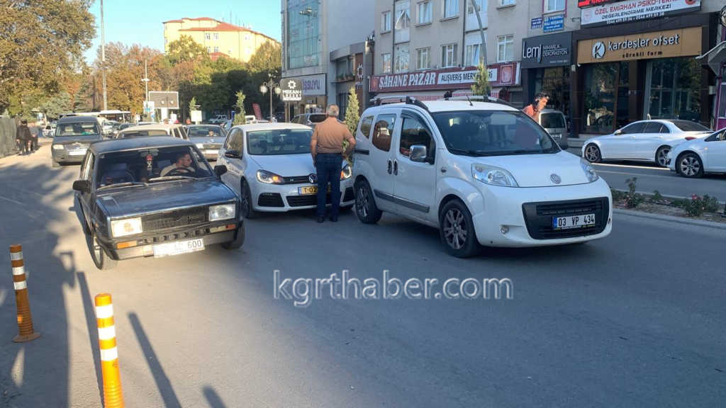 Yolda Carpistilar Trafikte Yogunluk Olustu1