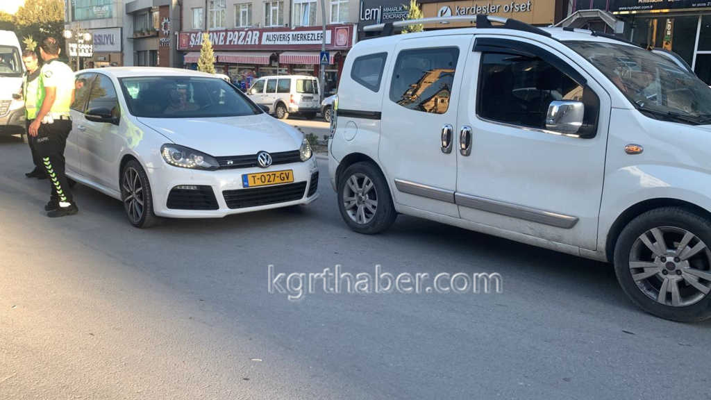 Yolda Carpistilar Trafikte Yogunluk Olustu2