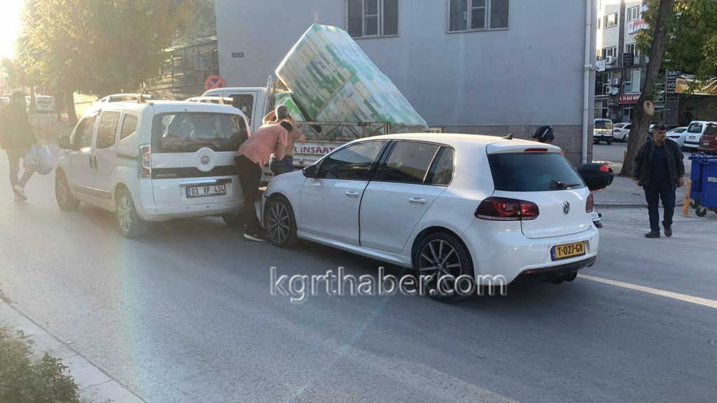 Yolda Carpistilar Trafikte Yogunluk Olustu6