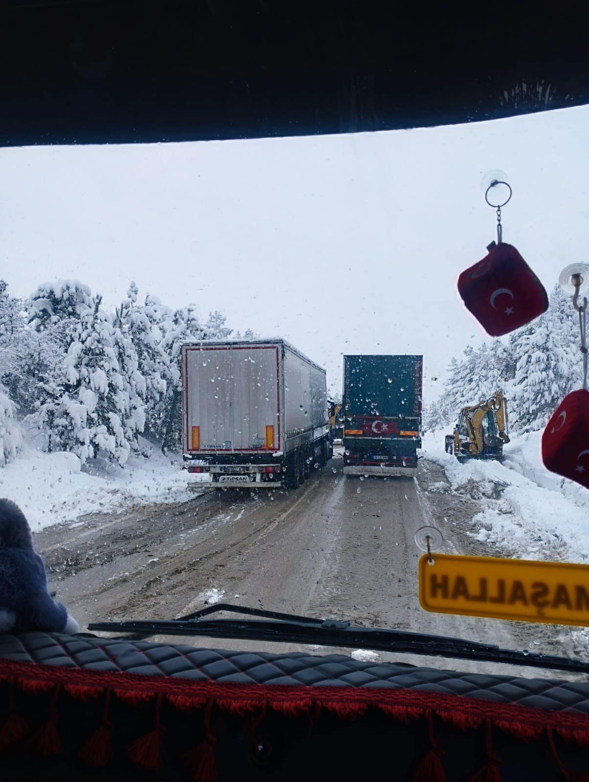 Boluda Kayan Tir Trafigi Aksatti (2)