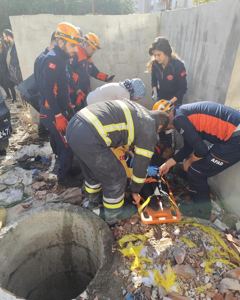 Hatay'da 10 Metre Kuyuya Düştü Böyle Kurtarıldı1