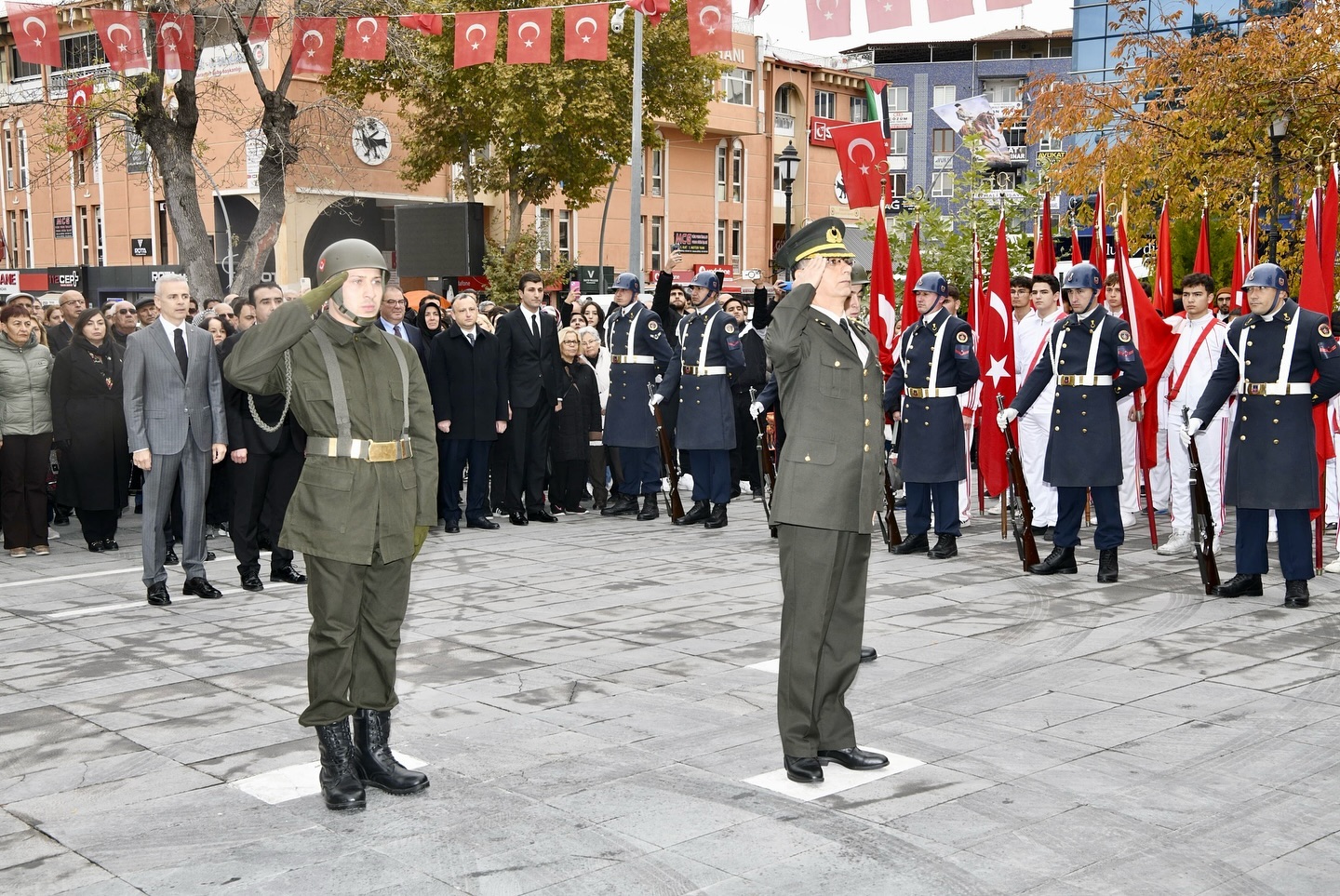 Karamanda 10 Kasim Ataturku Anma Ve Celenk Koyma Toreni5