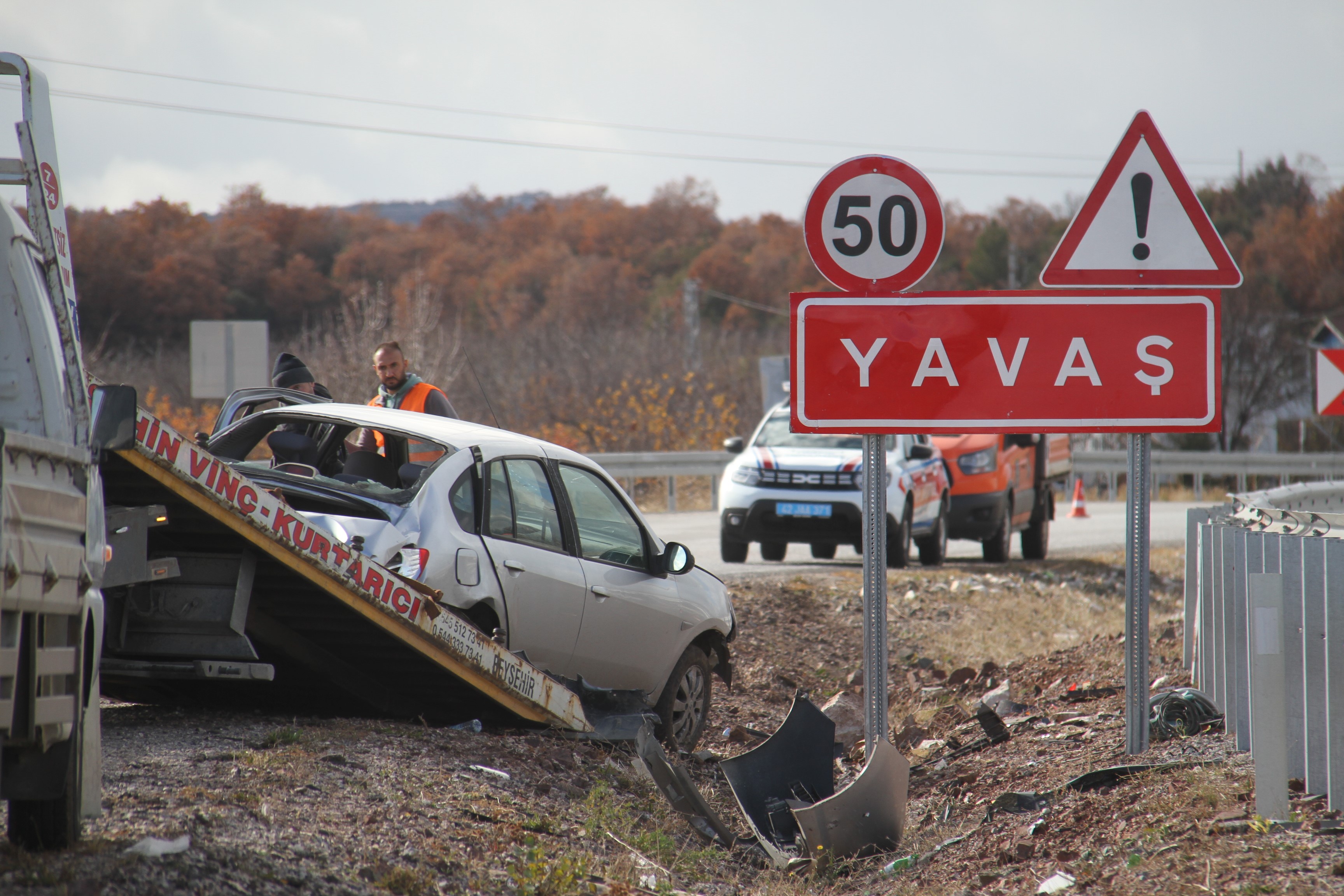 Konyada Trafik Kazasi Otomobil Devrildi 4 Yarali (4)