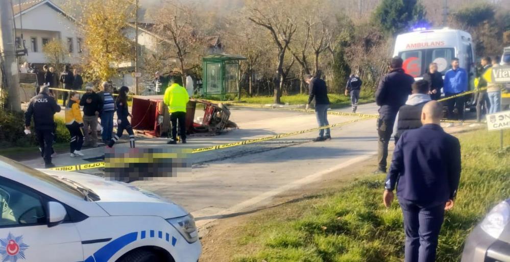 Sakaryada Feci Kazada Surucu Kacti Baba Olay Yerinde Hayatini Kaybetti Oglu Agir Yaralandi1