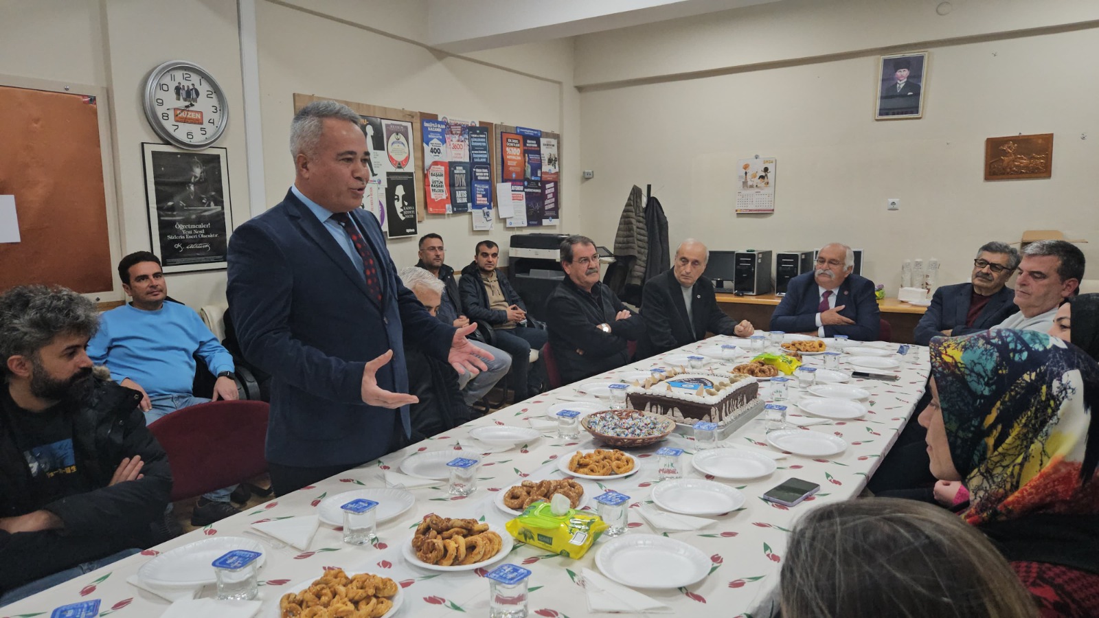 Emekli Ogretmenler Karaman Anadolu Lisesi Mezunlariyla Bir Araya Geldi (4)