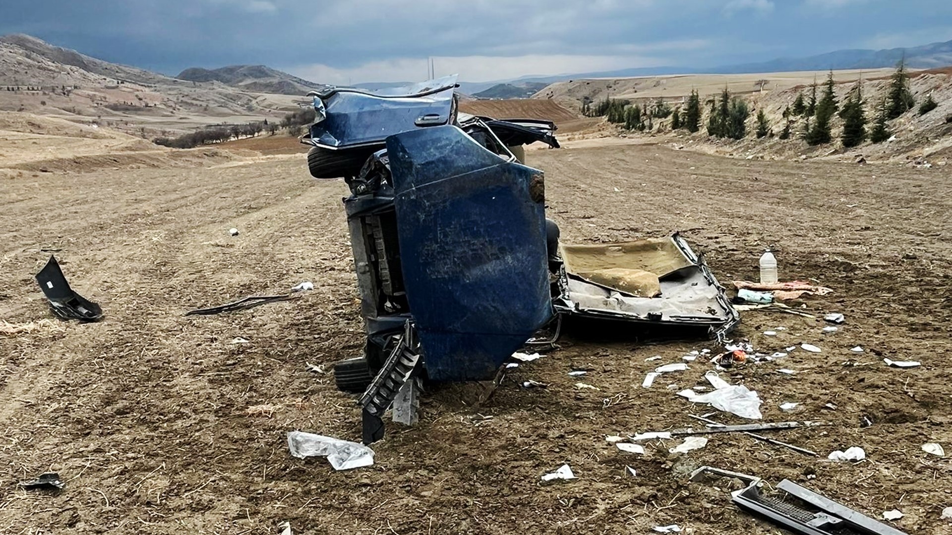 Feci Kaza Otomobil Paramparca Oldu (2)