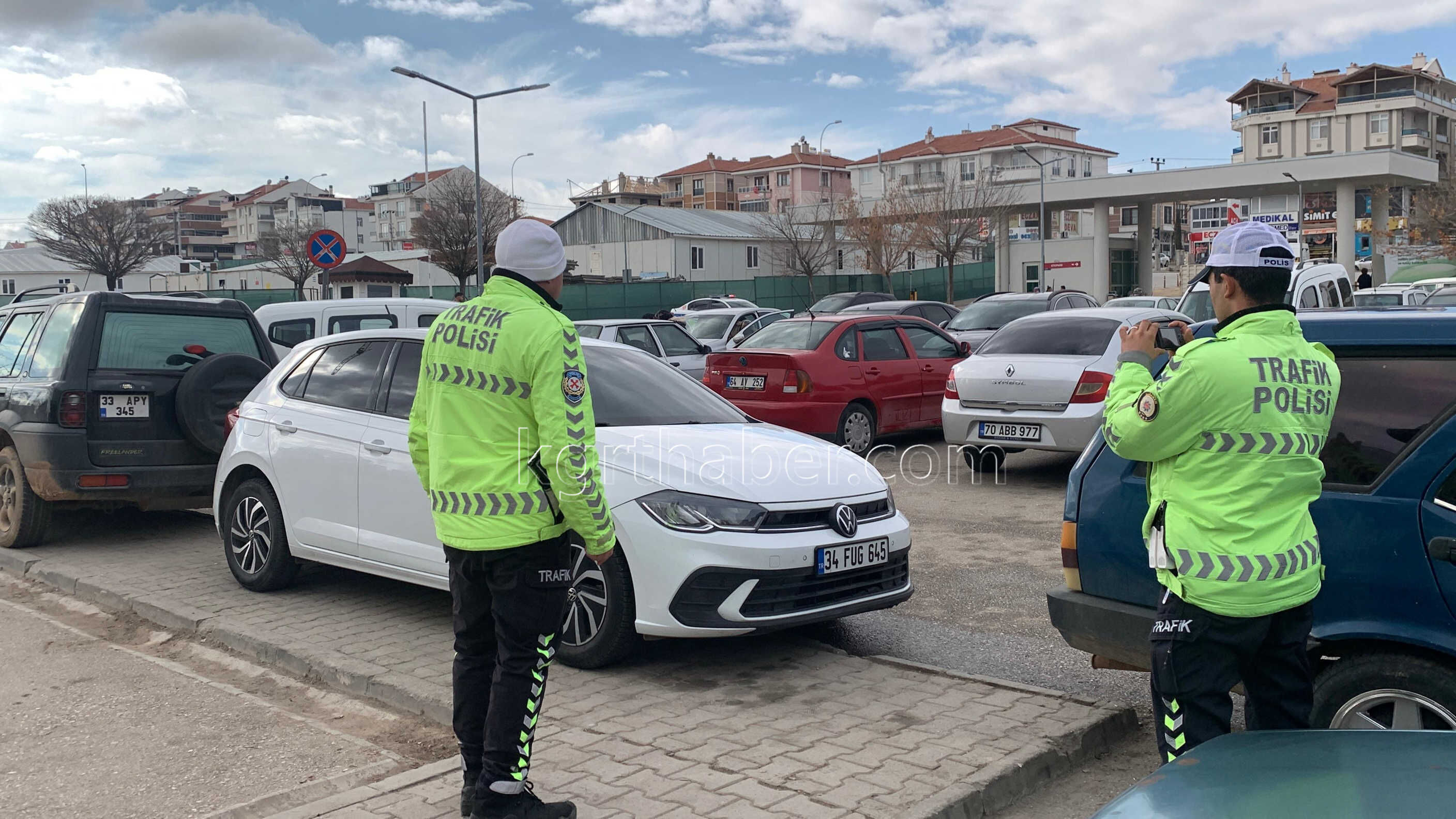 Karamanda Hastanede Hatali Park Yapan Yandi Toplamda 13 Araca 9 Bin Liraya Yakin Ceza Yazildi10