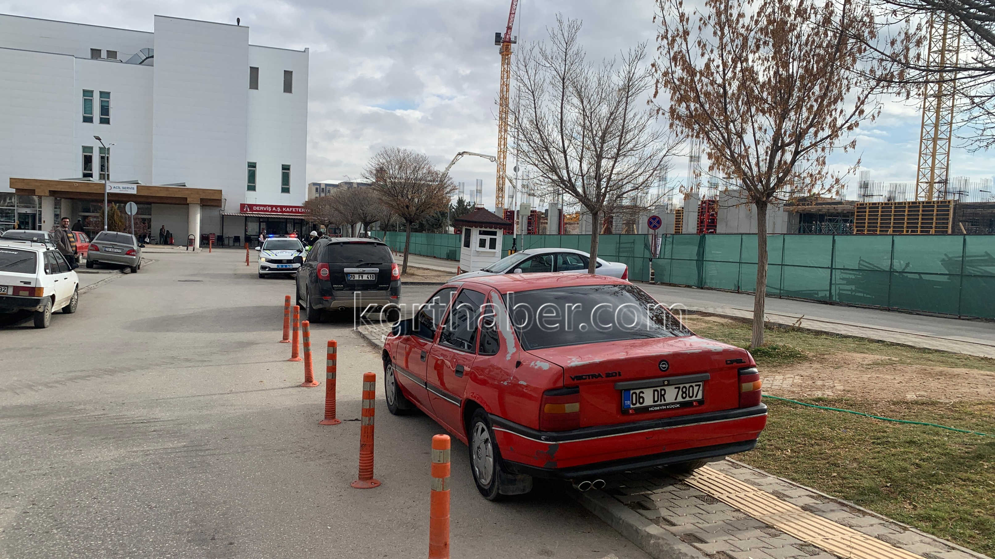 Karamanda Hastanede Hatali Park Yapan Yandi Toplamda 13 Araca 9 Bin Liraya Yakin Ceza Yazildi2