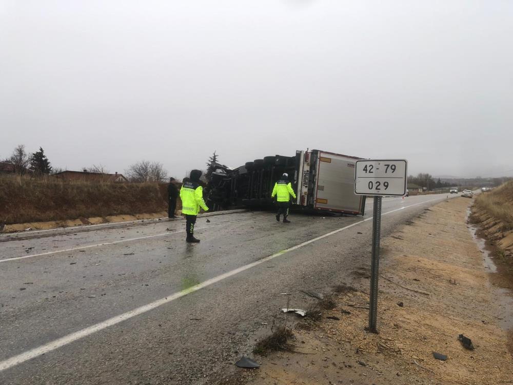 Konya Beysehirde Tir Ile Otomobil Carpisti 2 Yarali1