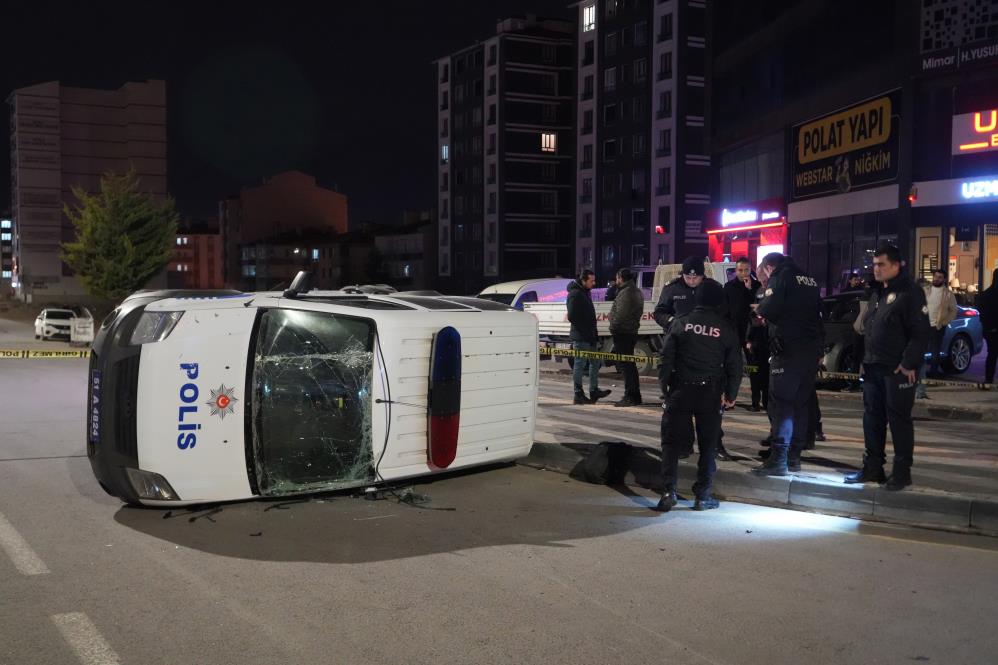 Nigdede Polis Otosu Ile Otomobil Carpisti 1I Agir 6 Yarali2