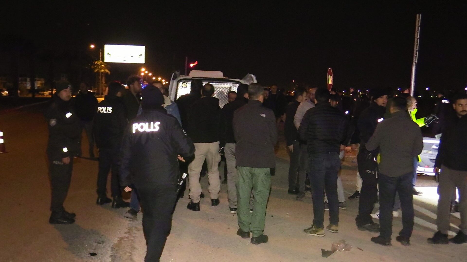 Uzman Cavus Uygulamada Durmadi Polis Memuruna Carpip Sehit Etti (7)