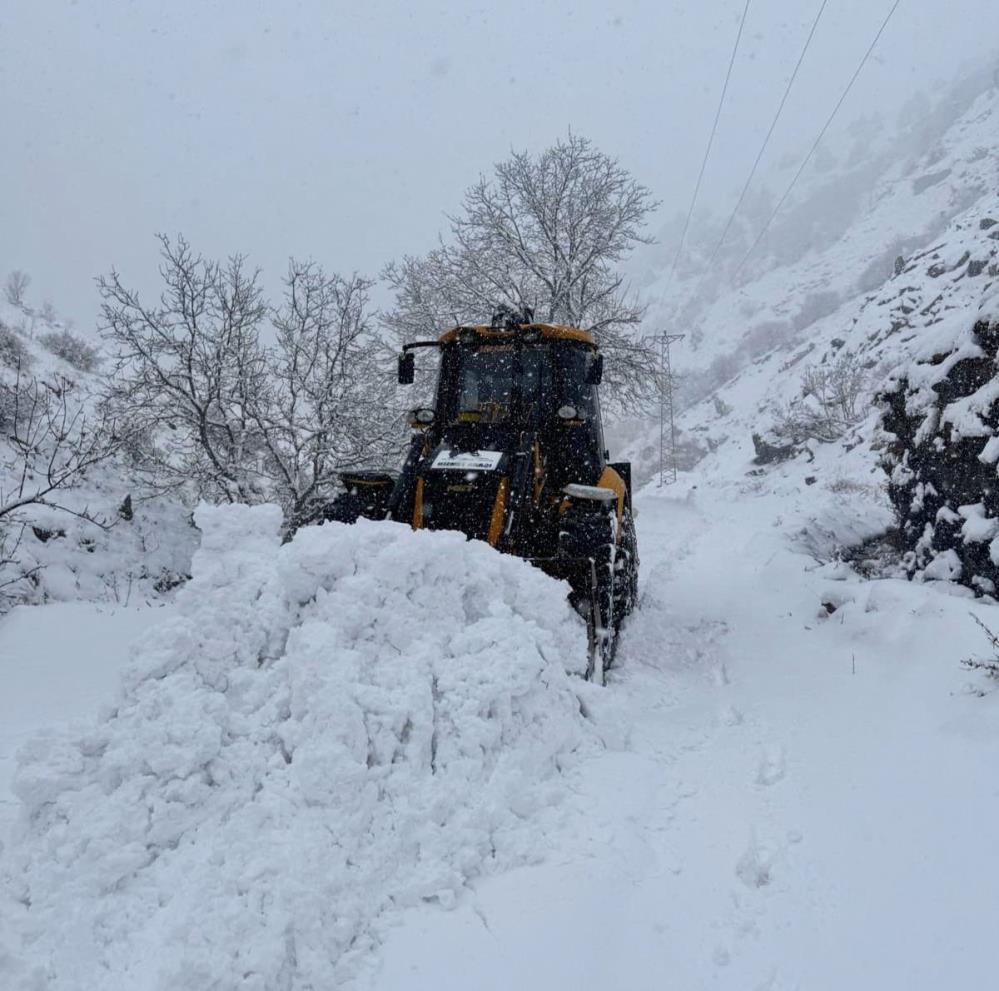 Van Kara Teslim 420 Yerlesim Yerinin Yolu Kapandi1