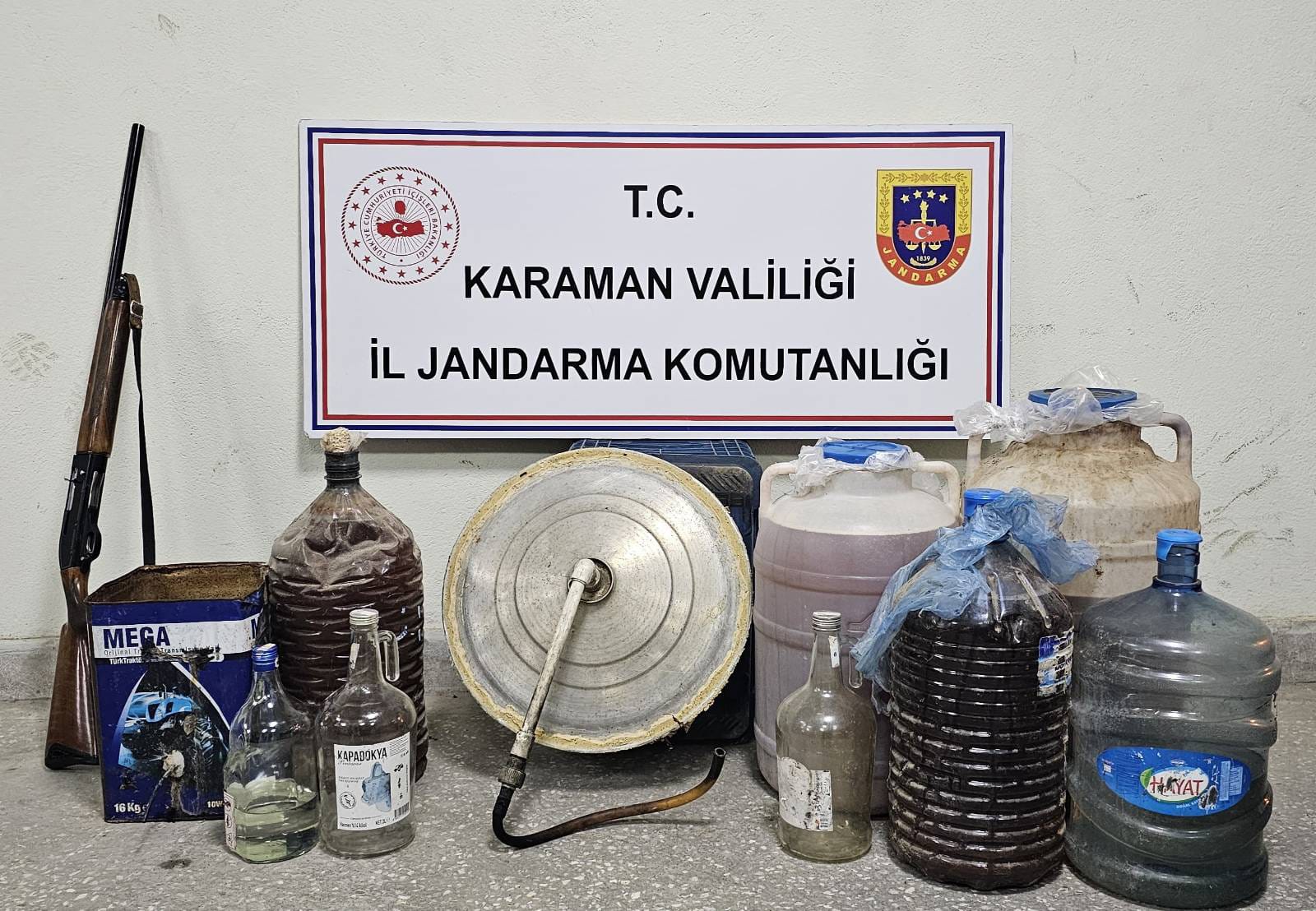 Yilbasi Oncesinde Kacak Ickileri Jandarma Yakaladi (4)