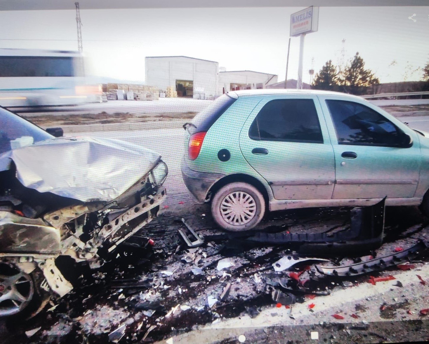 4 Aracli Zincirlerime Trafik Kazasi 8 Yarali (1)