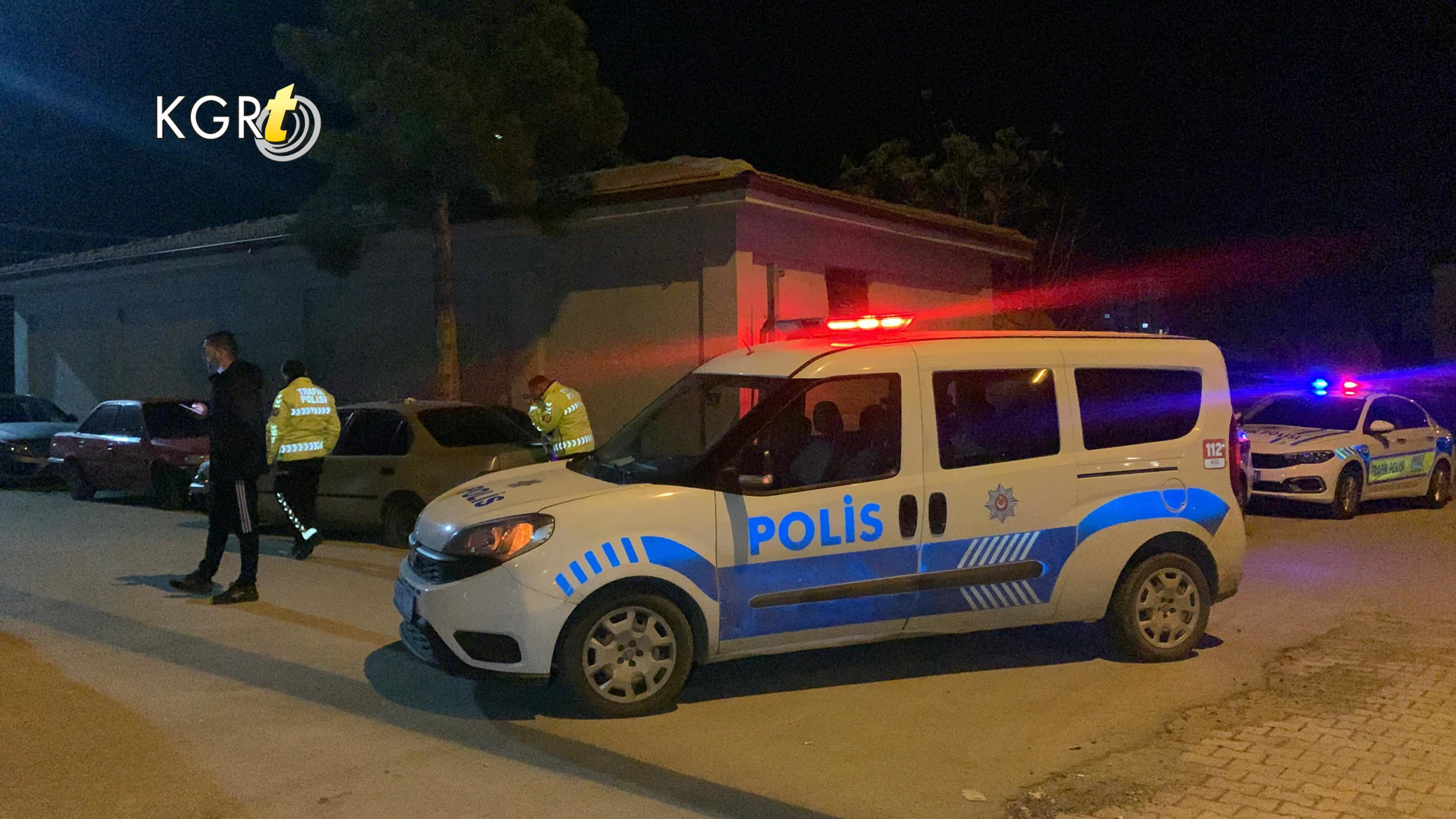 Karamanda Kaza Ihbarina Giden Polis Olumden Dondu Arac Arkasina Bile Bakmadan Kacti4