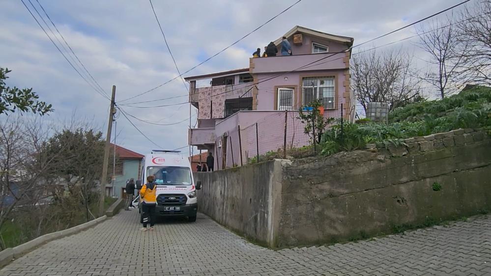 Zonguldakta Iki Cocuk Annesi Evinde Olu Bulundu1