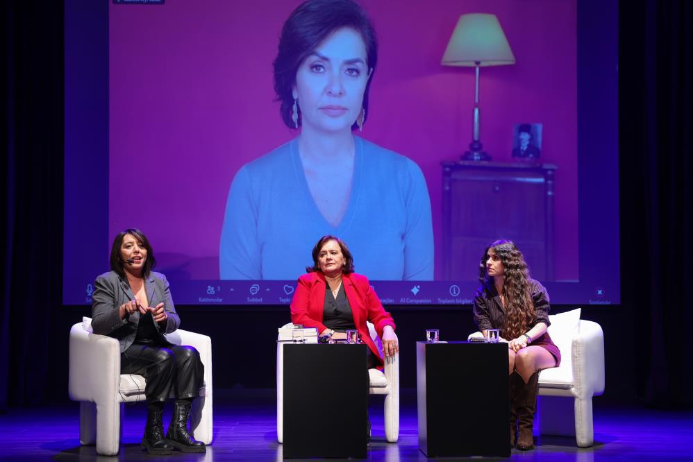 Gazeteci Ozlem Gurses 52 Gunluk Ev Hapsi Sonrasi Yeniden Studyoda (2)