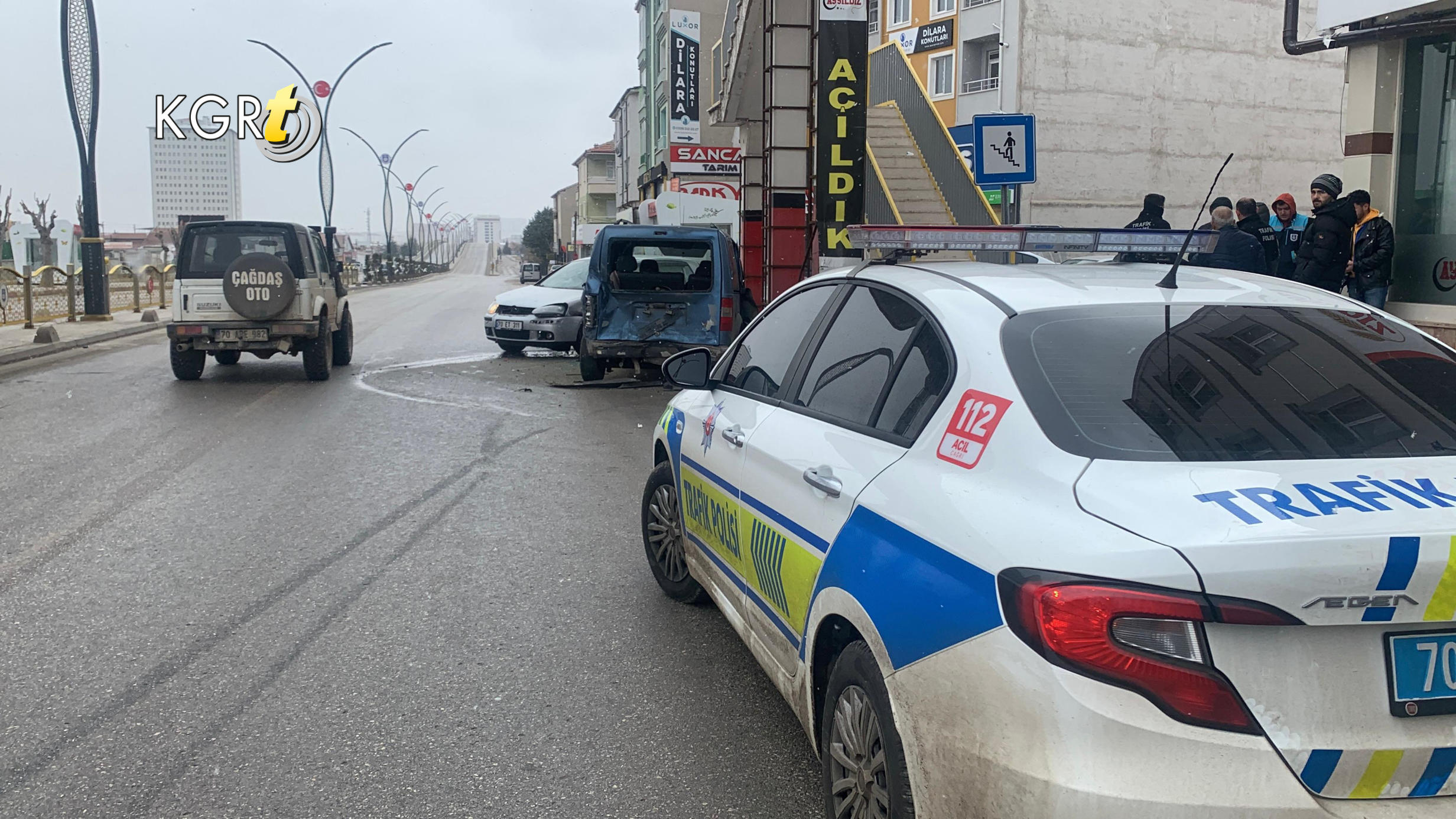 Karamanda Gizli Buzlanma Kazaya Yol Acti 1 Yarali6