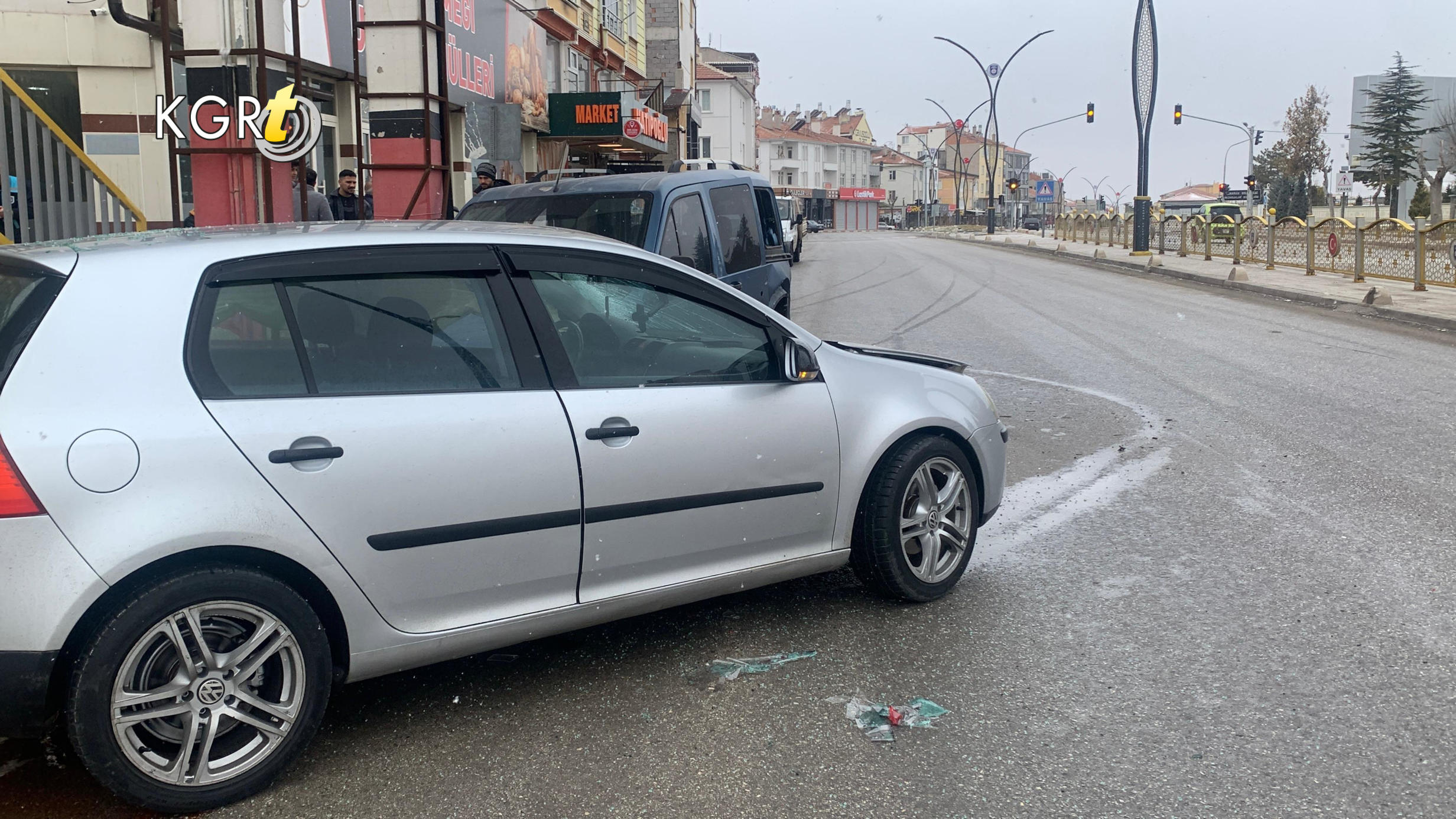 Karamanda Gizli Buzlanma Kazaya Yol Acti 1 Yarali7
