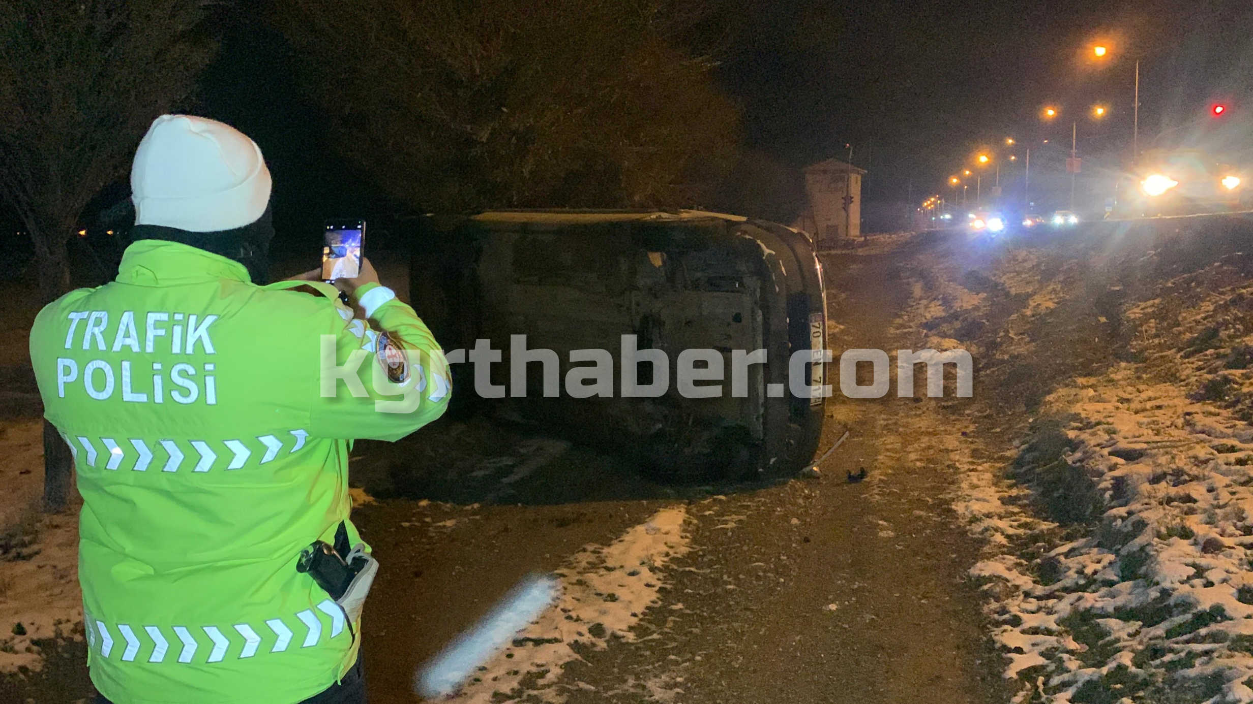 Karamanda Hafif Ticari Arac Sarampole Takla Atti 1 Yarali1