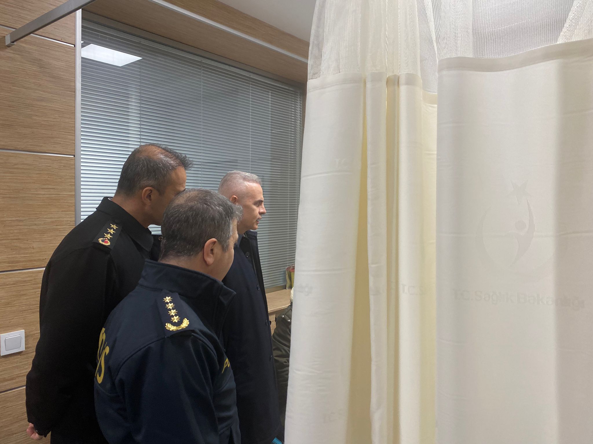 Karamanda Is Yerinde Zehirlenen Vatandaslari Ziyaret Ettiler2