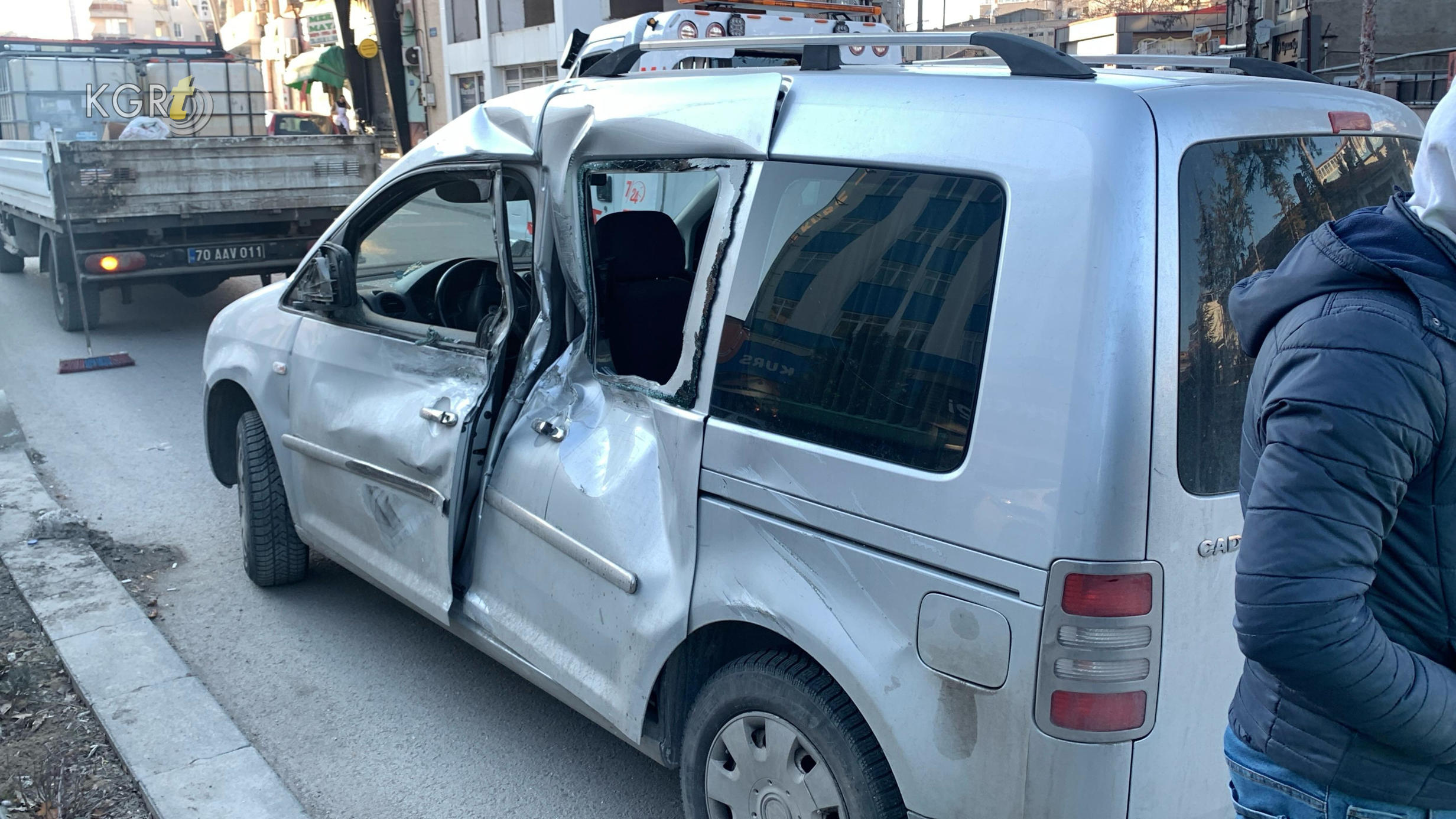 Karamanda Kamyonet Karsi Seride Uctu Ortalik Savas Alanina Dondu10