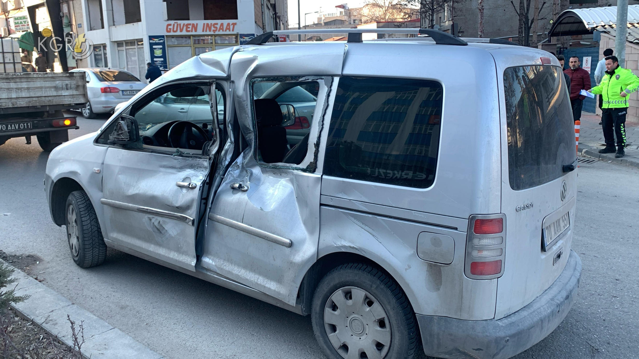 Karamanda Kamyonet Karsi Seride Uctu Ortalik Savas Alanina Dondu5