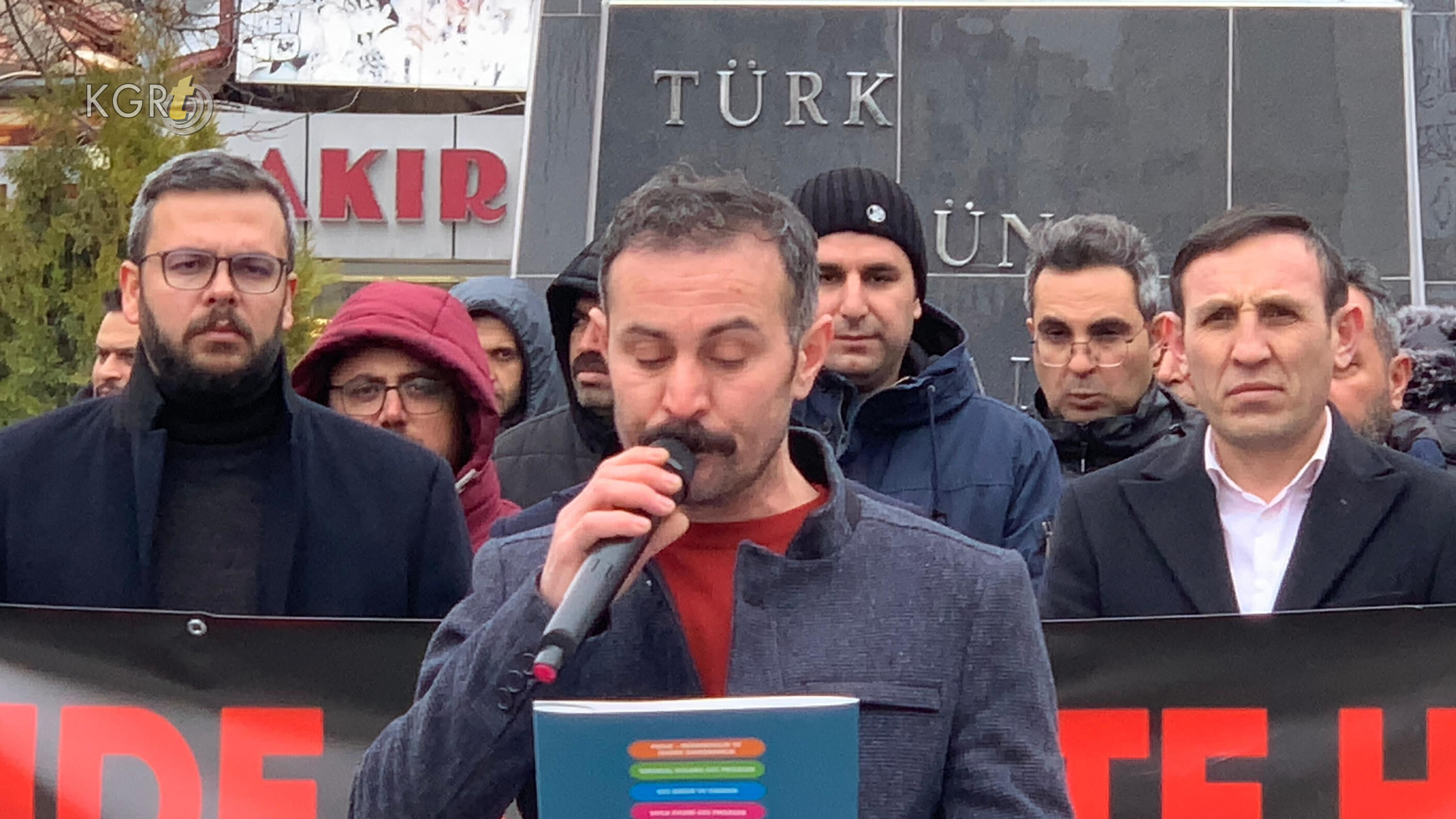 Karamanda Ogretmenler Bakanlik Uyuma Ogretmene Sahip Cik Cagrisinda Bulundu2