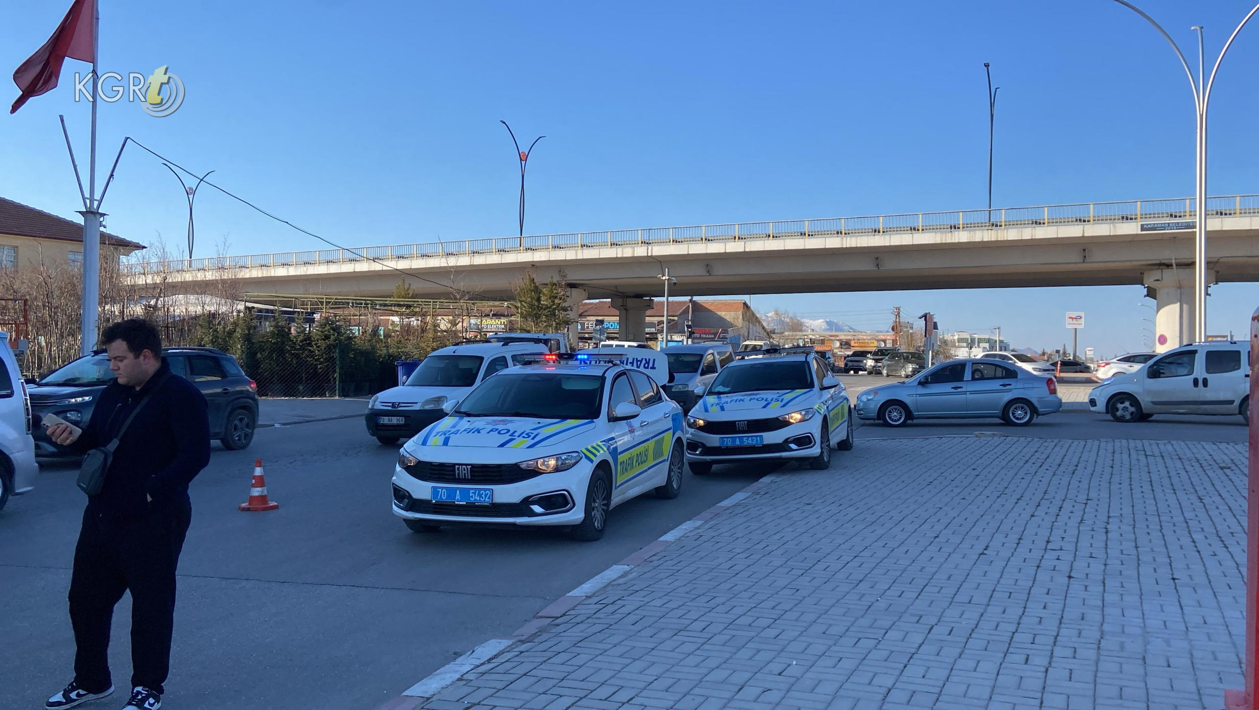 Karamanda Otomobil Esya Tasiyan Seyyar Arabaya Carpti 1 Yarali10