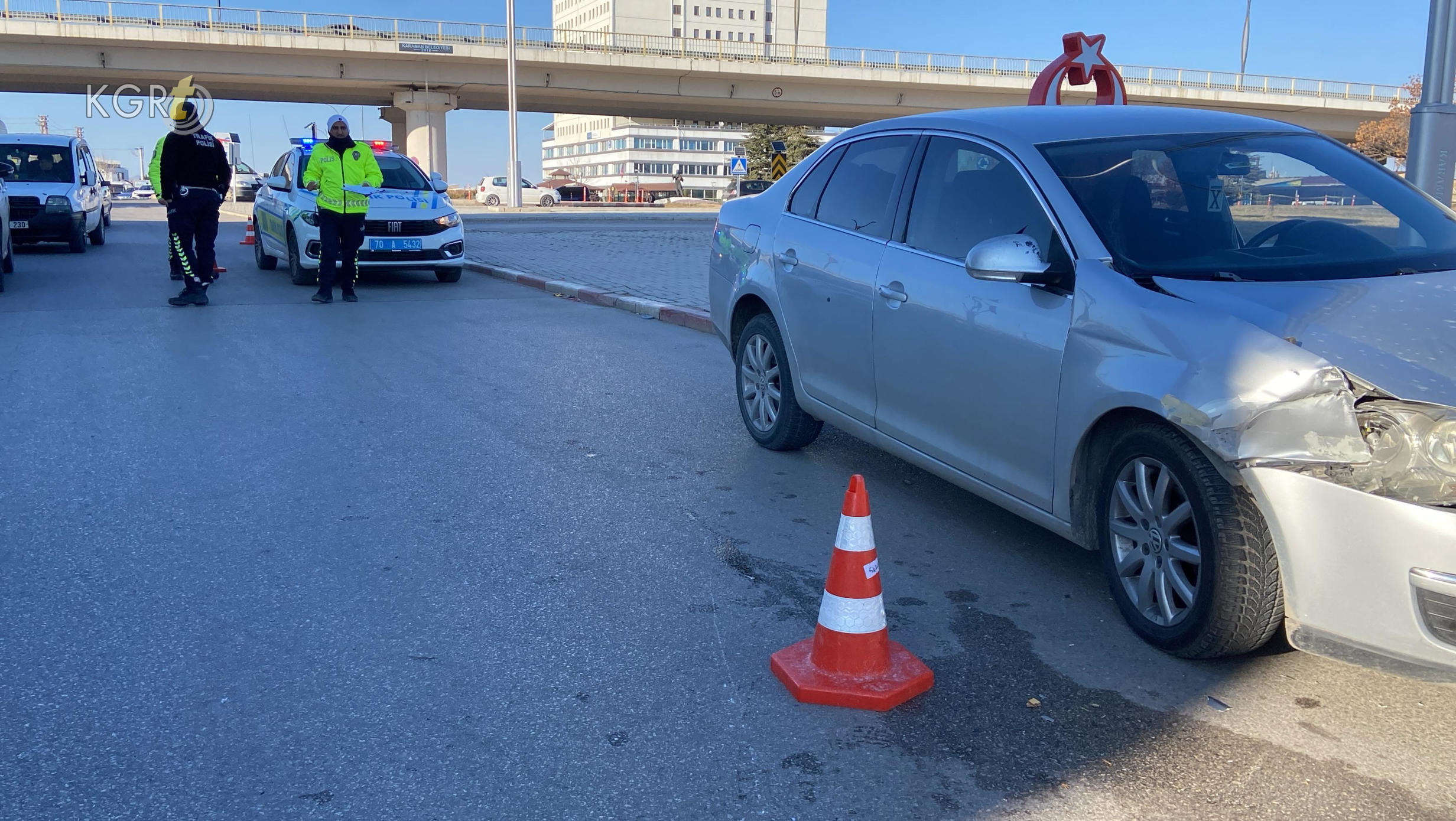Karamanda Otomobil Esya Tasiyan Seyyar Arabaya Carpti 1 Yarali8