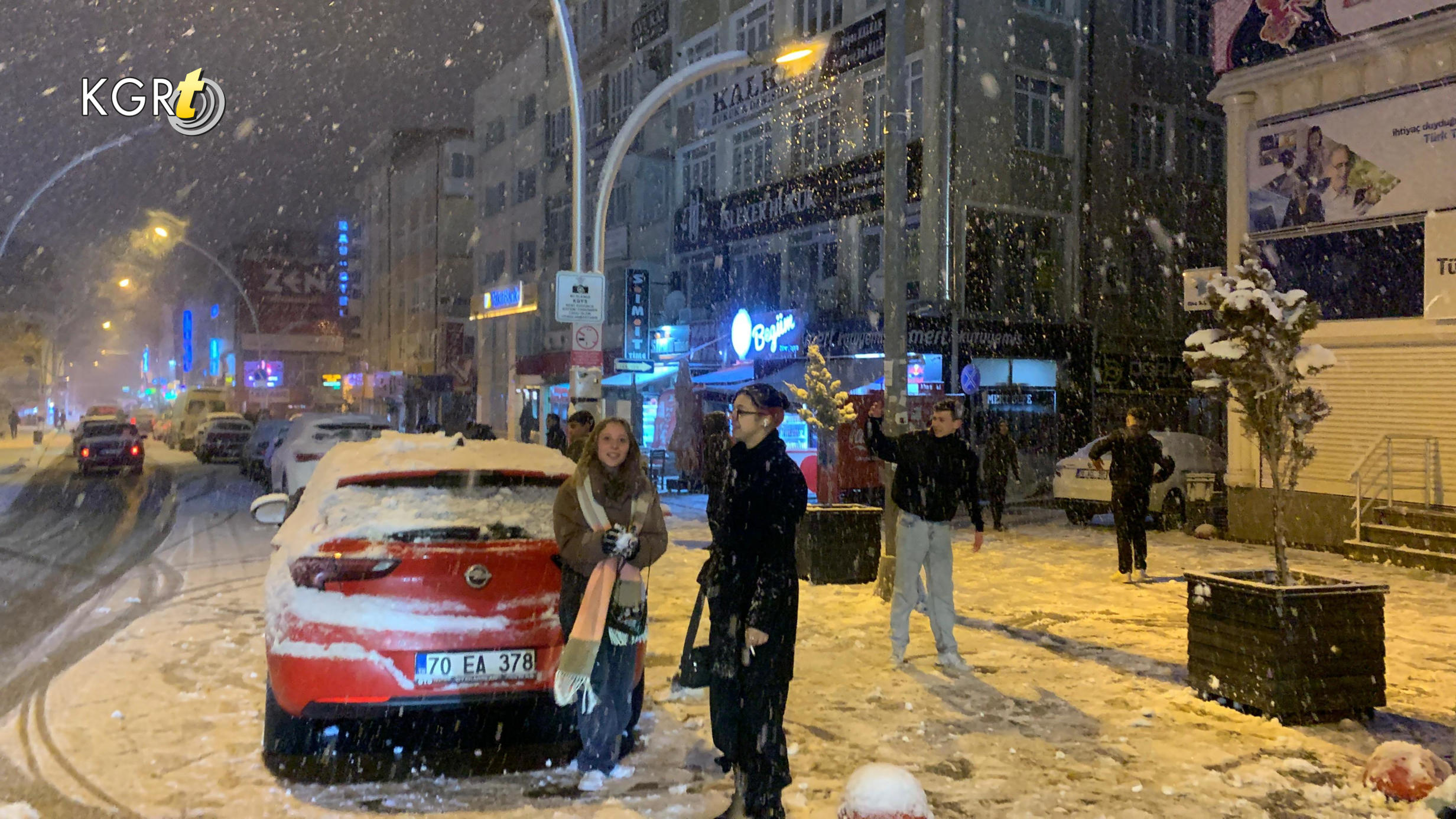 Karamanda Polisler Ile Gencler Kartopu Oynadi4