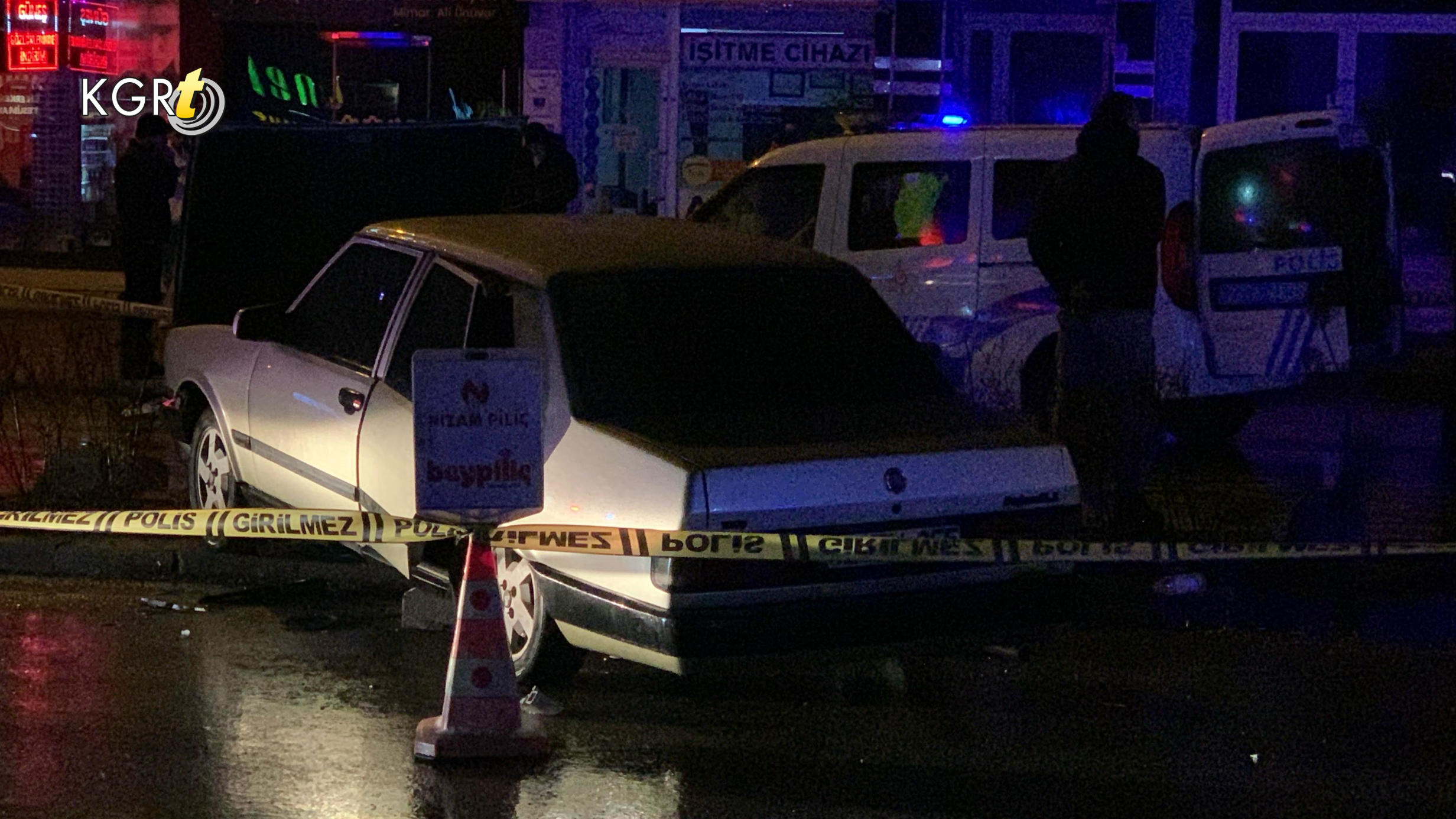 Kaza Yapan Surucu Karakola Goturulurken Polis Aracinda Yasamina Son Vermek Istedi9