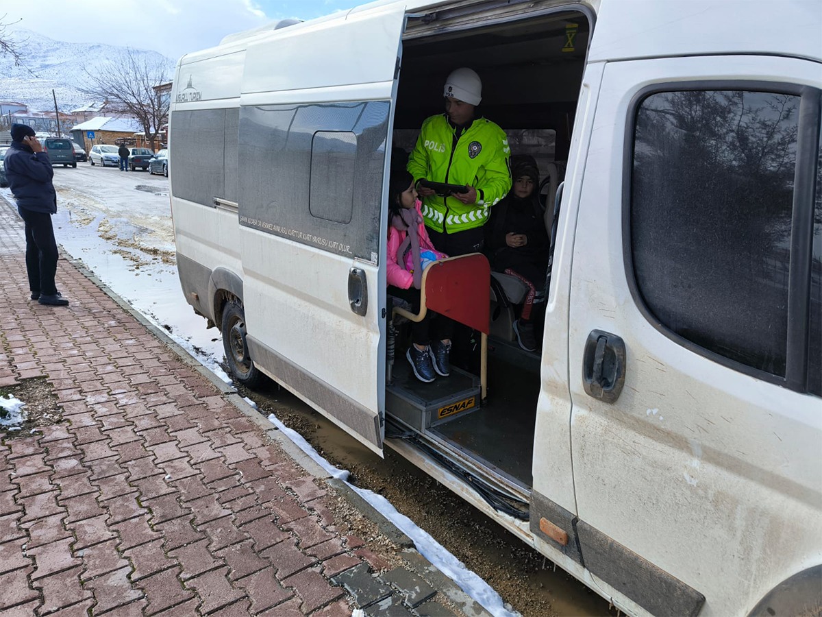 Kazimkarabekirde Okul Servis Araclarina Yonelik Denetimler Devam Ediyor1