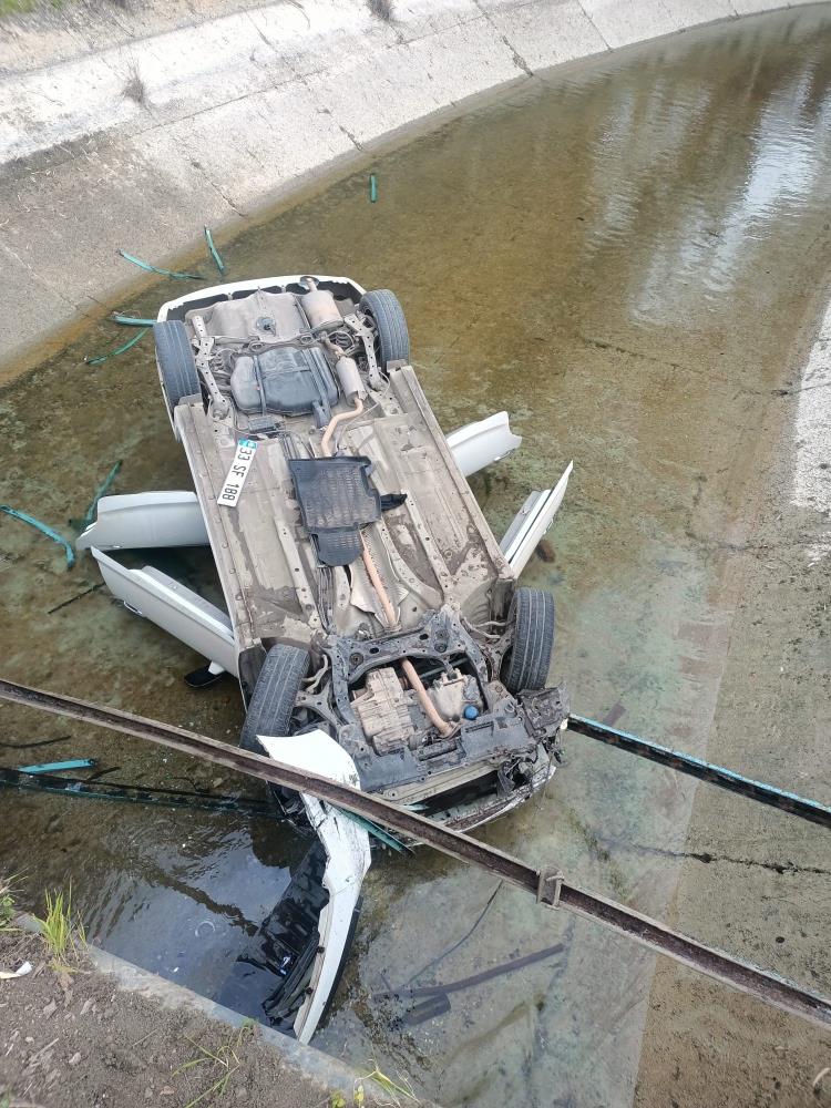 Mersinde Kontrolden Cikan Arac Sulama Kanalina Uctu 3 Yarali1